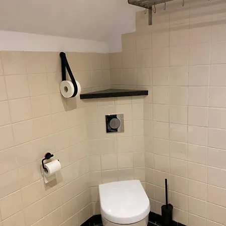 De Lage Zwaluw Bed & Breakfast 3*