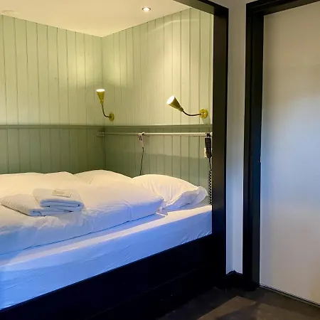 Bed & Breakfast De Lage Zwaluw *