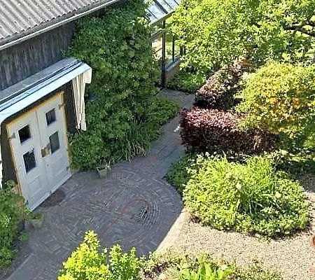 De Lage Zwaluw 住宿加早餐酒店 3*